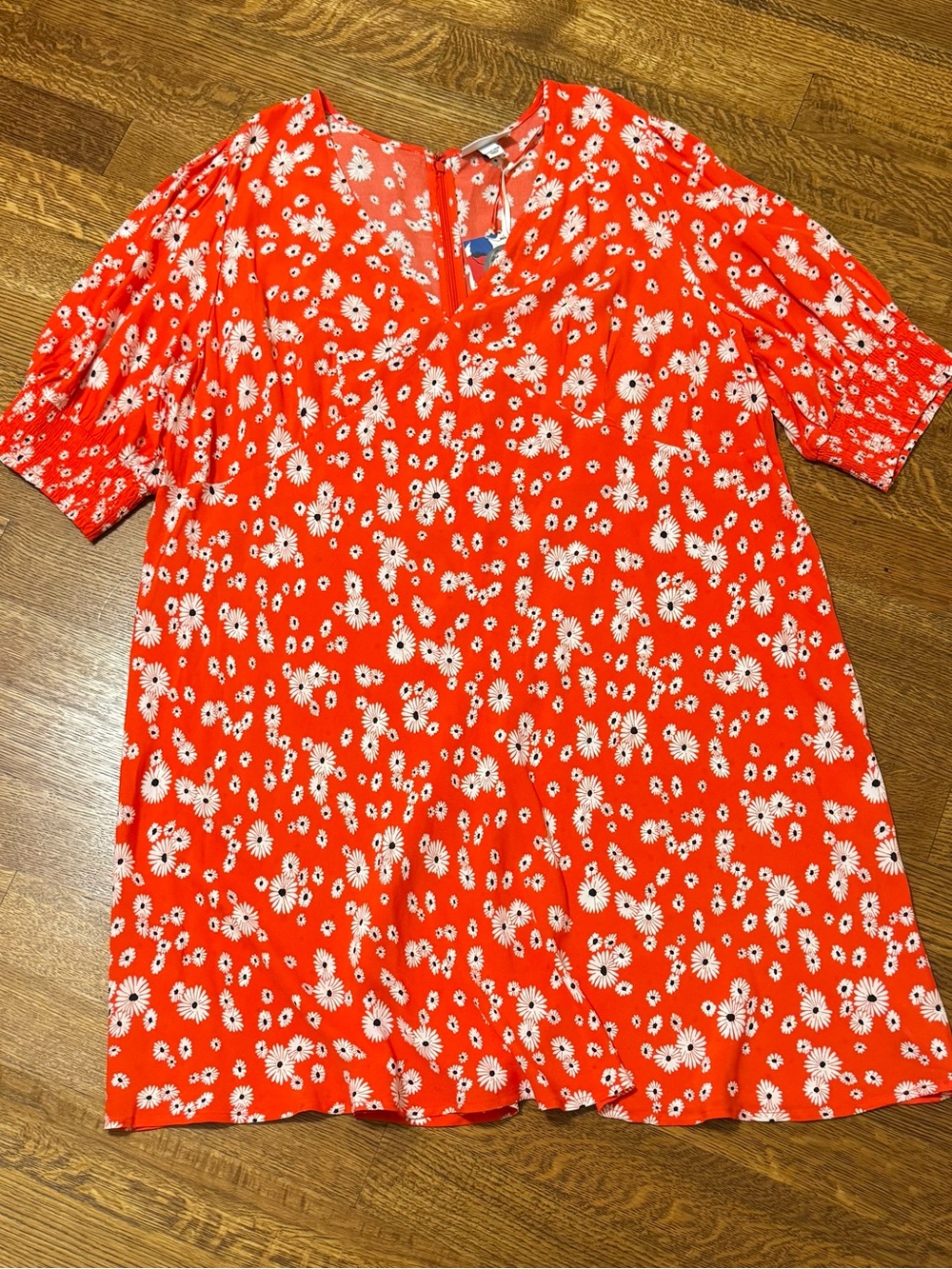 RIXO Bright Floral V-Neck Dress in Red with White Daisies Size 24/26 NWT